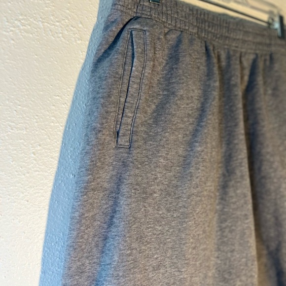 Nike Club Fleece Big Swoosh Shorts Mens Size XL Medium Gray Athletic Sportswear - Picture 4 of 5